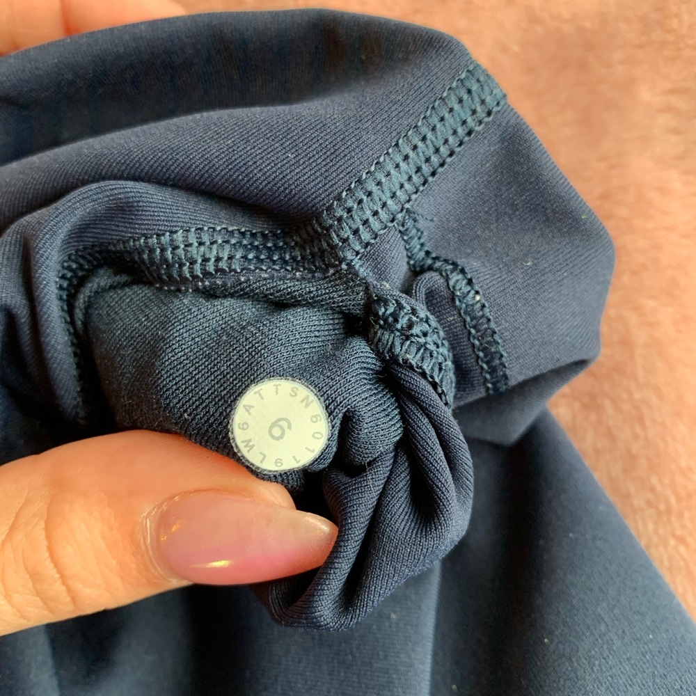 SOLD Ⓜ️ Lululemon wunder under crops w/ headband - Picture 5 of 7